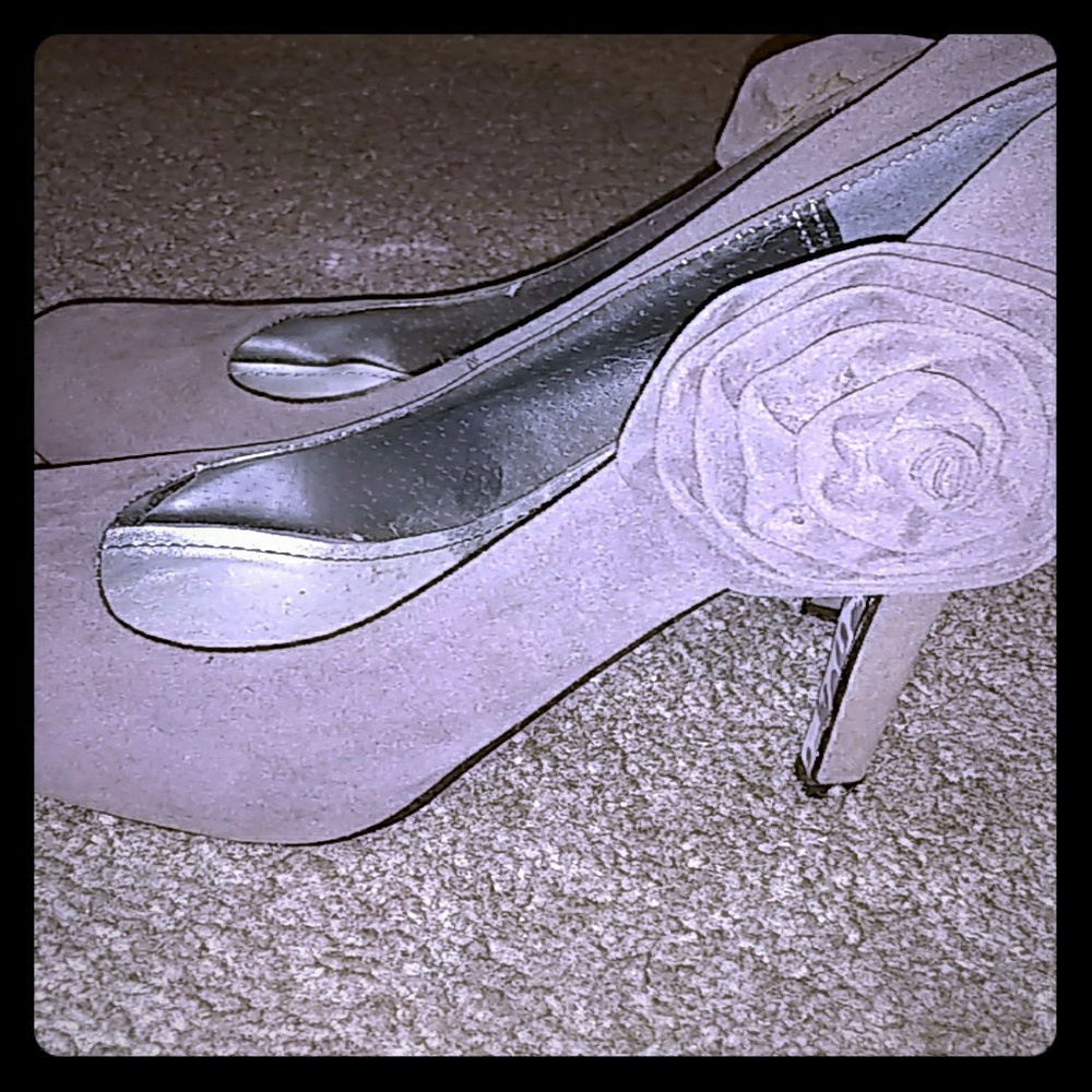 Heels barely worn